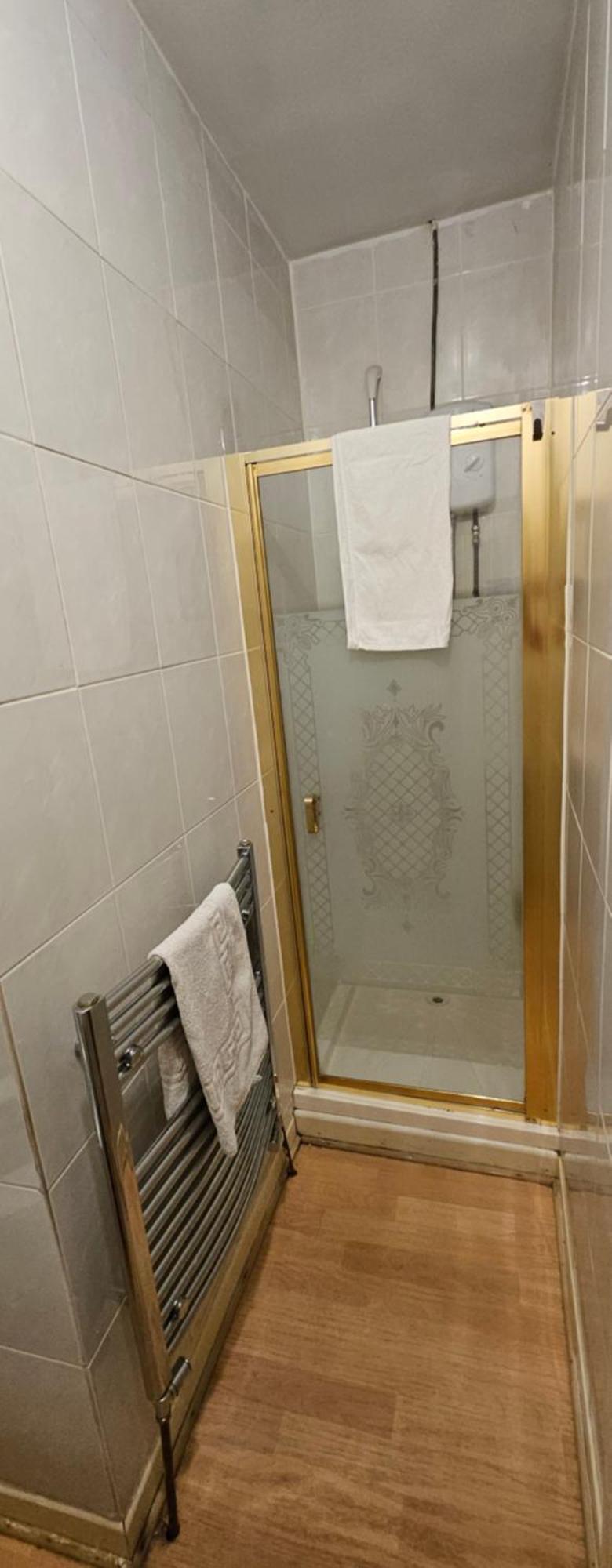 No Frills & Nothing Fancy 1 Bed Studio City Centre 卡迪夫 外观 照片